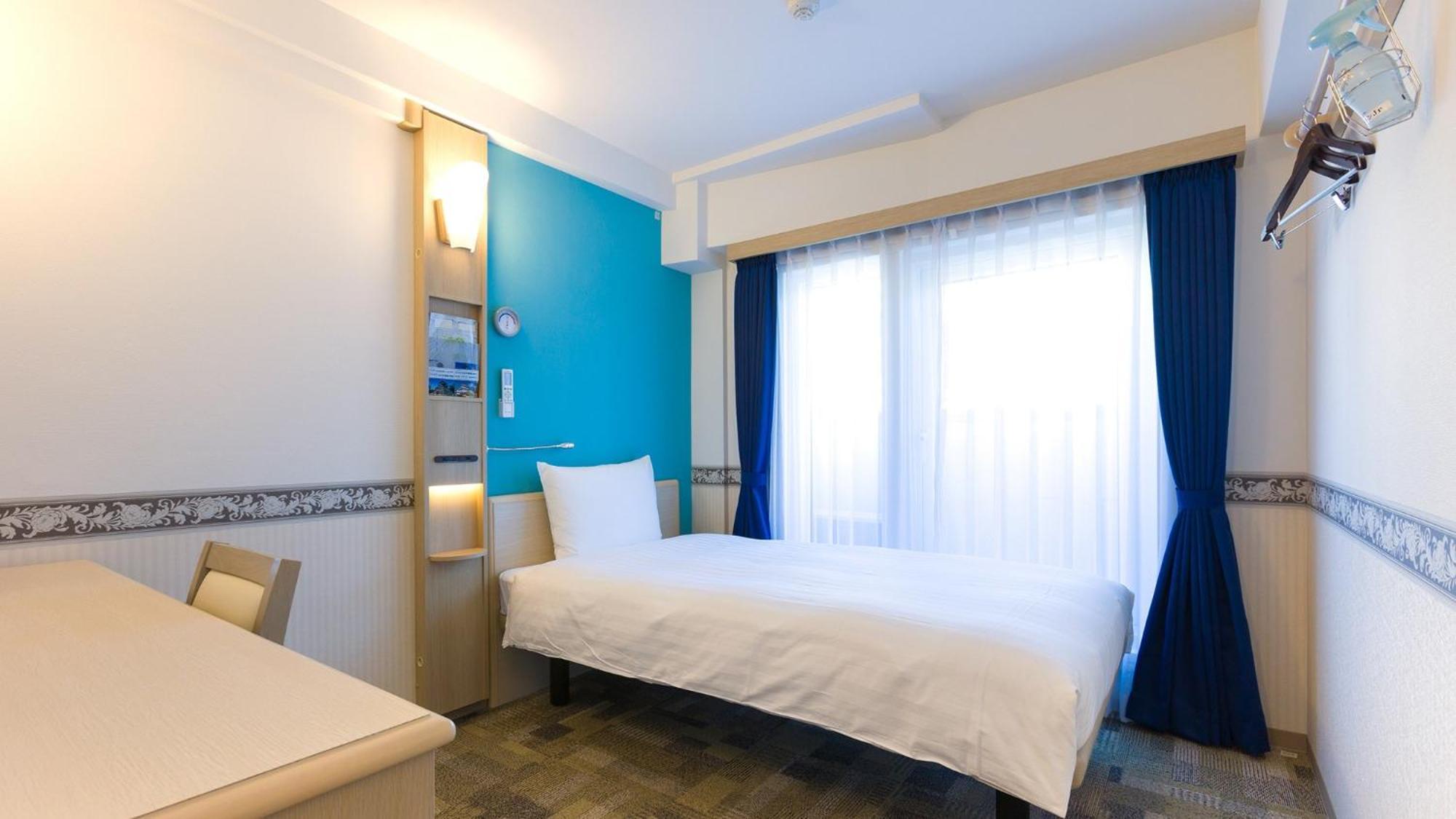 Toyoko Inn Saitama Misato Ekimae Екстер'єр фото